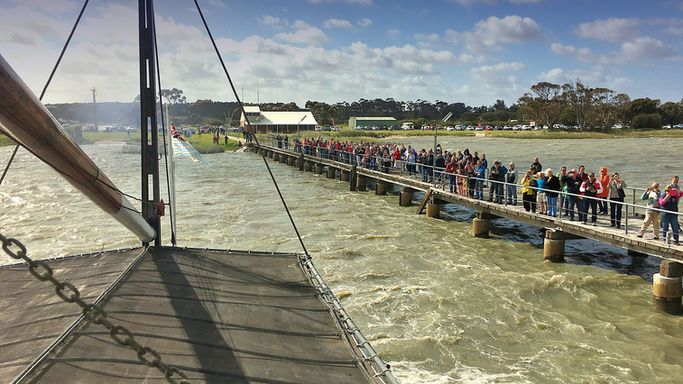 PS Oscar W - Lake Alexandrina Crossing